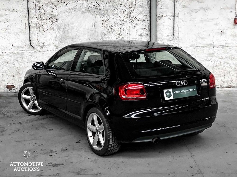 Audi A3 1.6 Attraktion -Facelift- 102PS 2010, HN-388-R