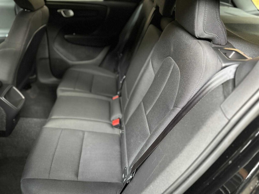 Volvo XC40 Momentum 156hp 2019, X-713-ZB