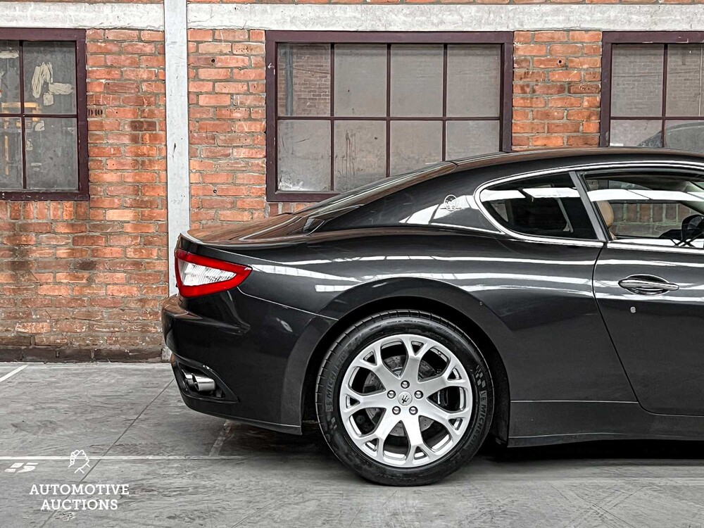 Maserati GranTurismo 4.2 V8 405PS 2007, 8-KKG-26
