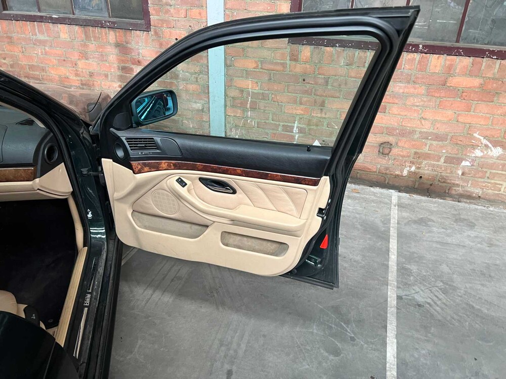 BMW 523i Touring Executive 5er 170PS 2000, 83-FL-GH