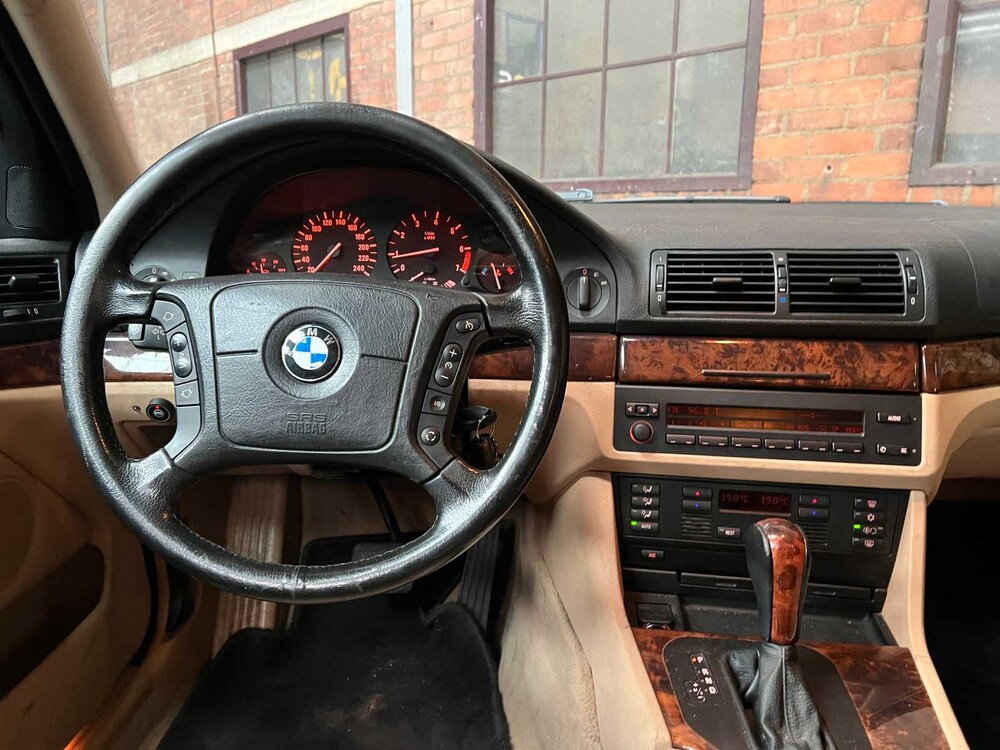 BMW 523i Touring Executive 5er 170PS 2000, 83-FL-GH