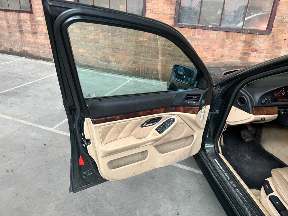 BMW 523i Touring Executive 5er 170PS 2000, 83-FL-GH