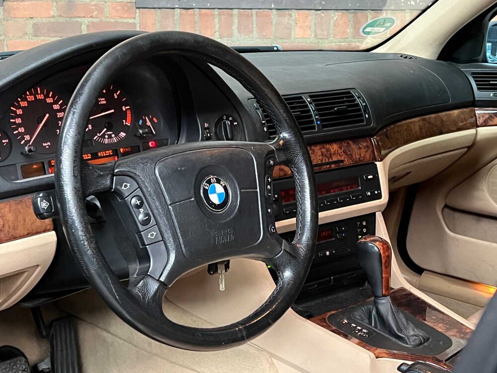 BMW 523i Touring Executive 5er 170PS 2000, 83-FL-GH