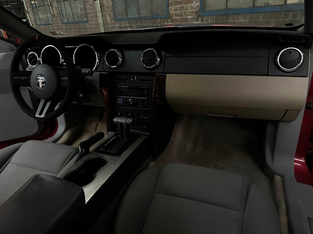 Ford Mustang Coupe 4.0 V6 Deluxe 212PS 2005 -Youngtimer-