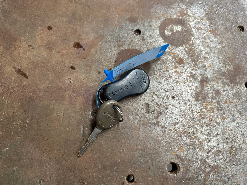 Jeep Cherokee 2.5 CRD Sport Plus HR 143PS 2004 ORIG-NL, 60-BL-SN