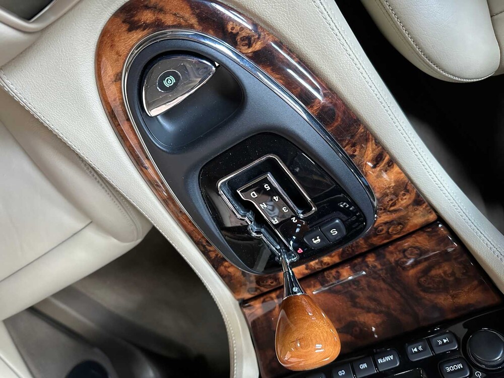 Jaguar XJ8 4.2 V8 298PS 2004 Youngtimer