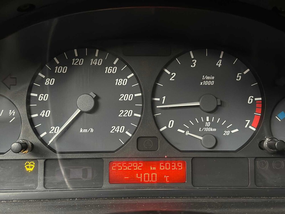 BMW 320Ci Executive 3ER REIHE 3-Serie Cabriolet 170PS 2001 ORIG-NL, 41-GX-FT