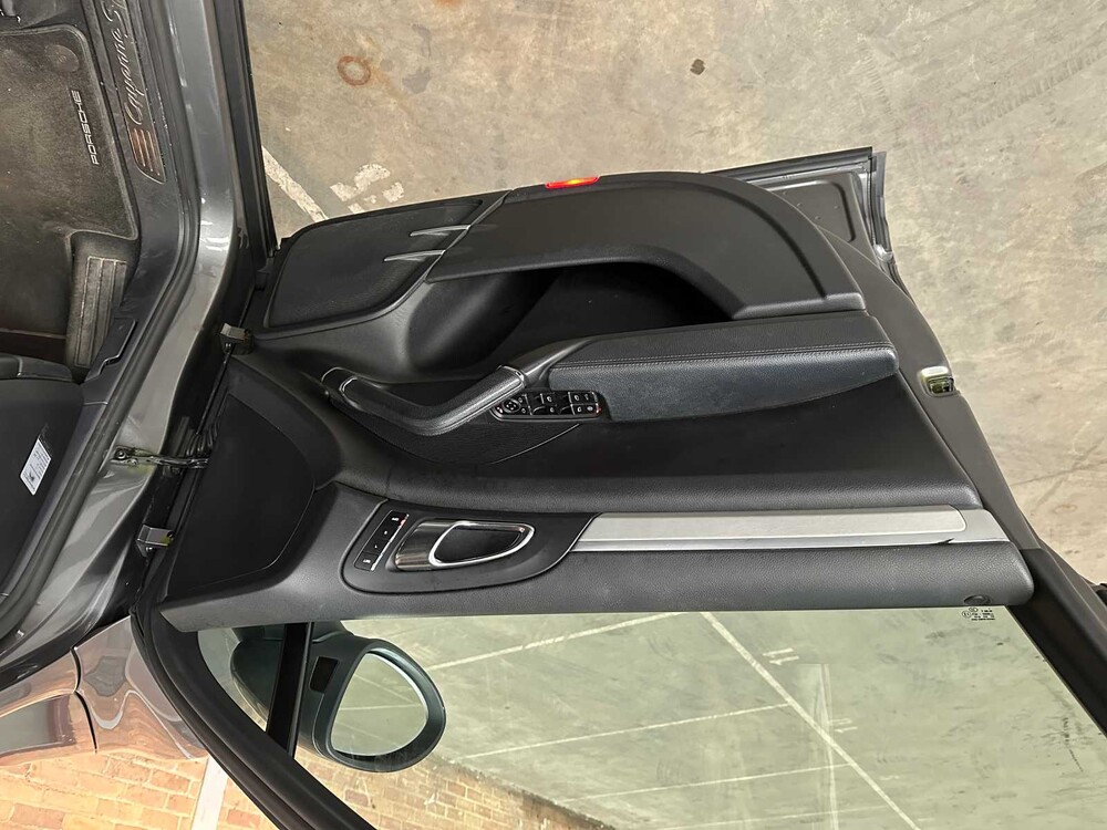 Porsche Cayenne S Hybrid 3.0 V6 380hp 2012, 7-KZH-17