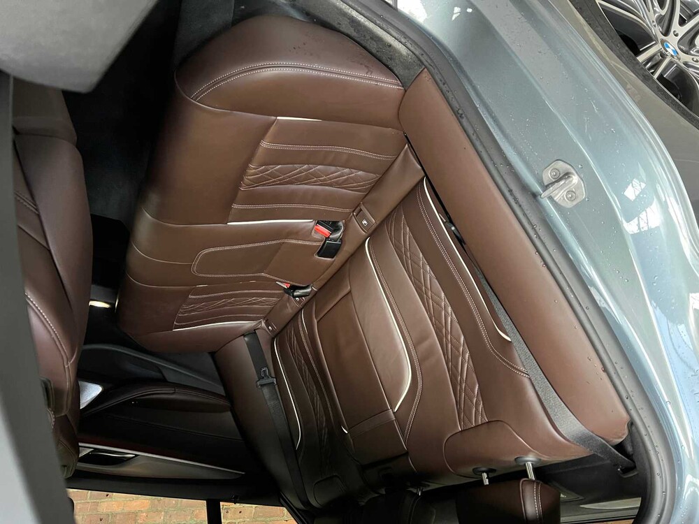 BMW M550i M-Sport xDrive 4.4 V8 High Executive 462hp 2017 5-Series (ORIGINAL-NL), PD-514-S