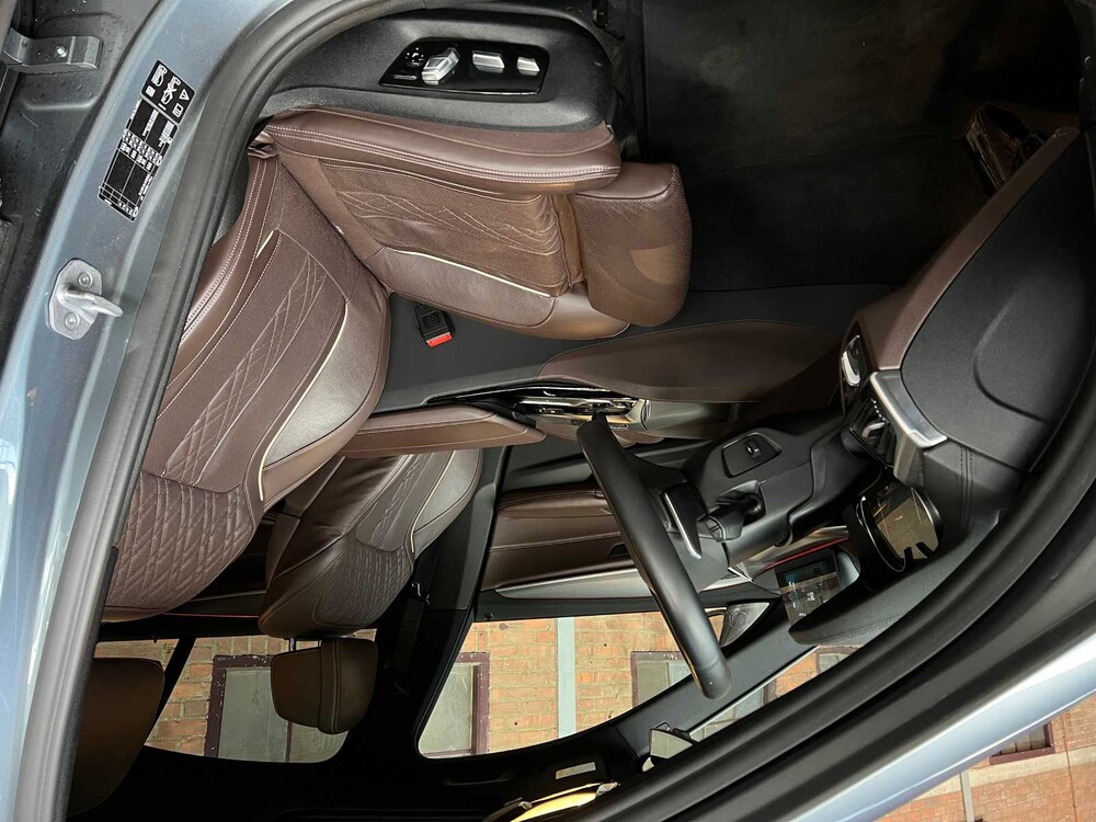 BMW M550i M-Sport xDrive 4.4 V8 High Executive 462hp 2017 5-Series (ORIGINAL-NL), PD-514-S