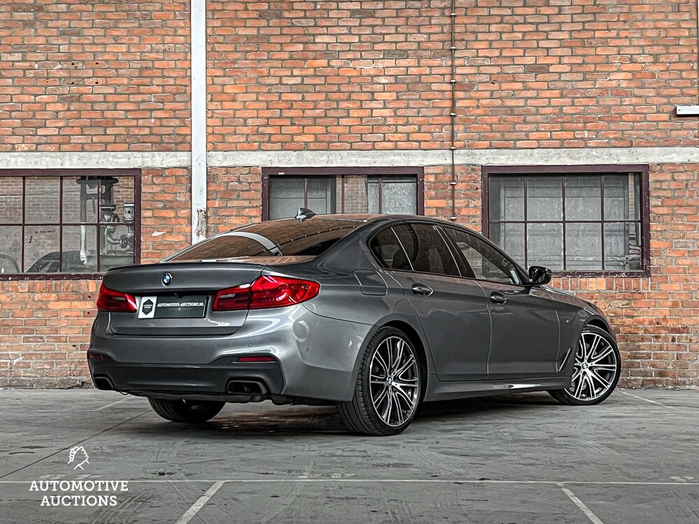 BMW M550i M-Sport xDrive 4.4 V8 High Executive 462hp 2017 5-Series (ORIGINAL-NL), PD-514-S