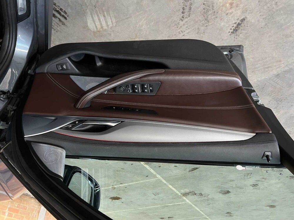 BMW M550i M-Sport xDrive 4.4 V8 High Executive 462hp 2017 5-Series (ORIGINAL-NL), PD-514-S