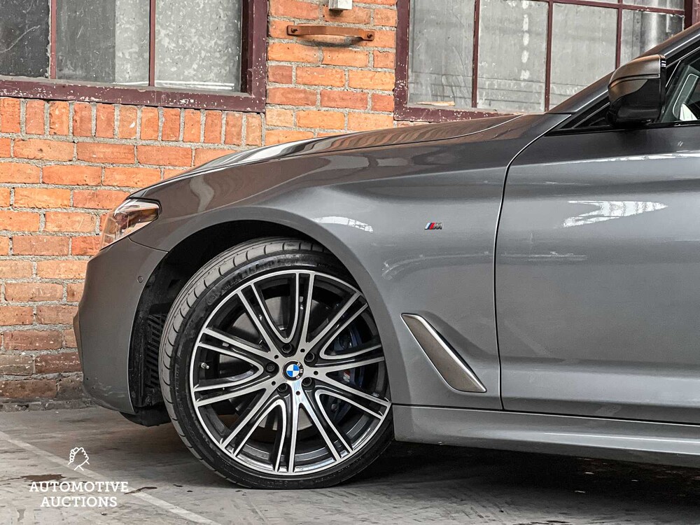 BMW M550i M-Sport xDrive 4.4 V8 High Executive 462hp 2017 5-Series (ORIGINAL-NL), PD-514-S