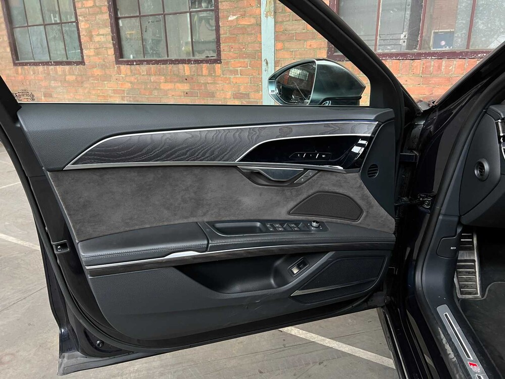 Audi S8 4.0 TFSI V8 Quattro S-Line 571PS 2021 NEU-MODELL