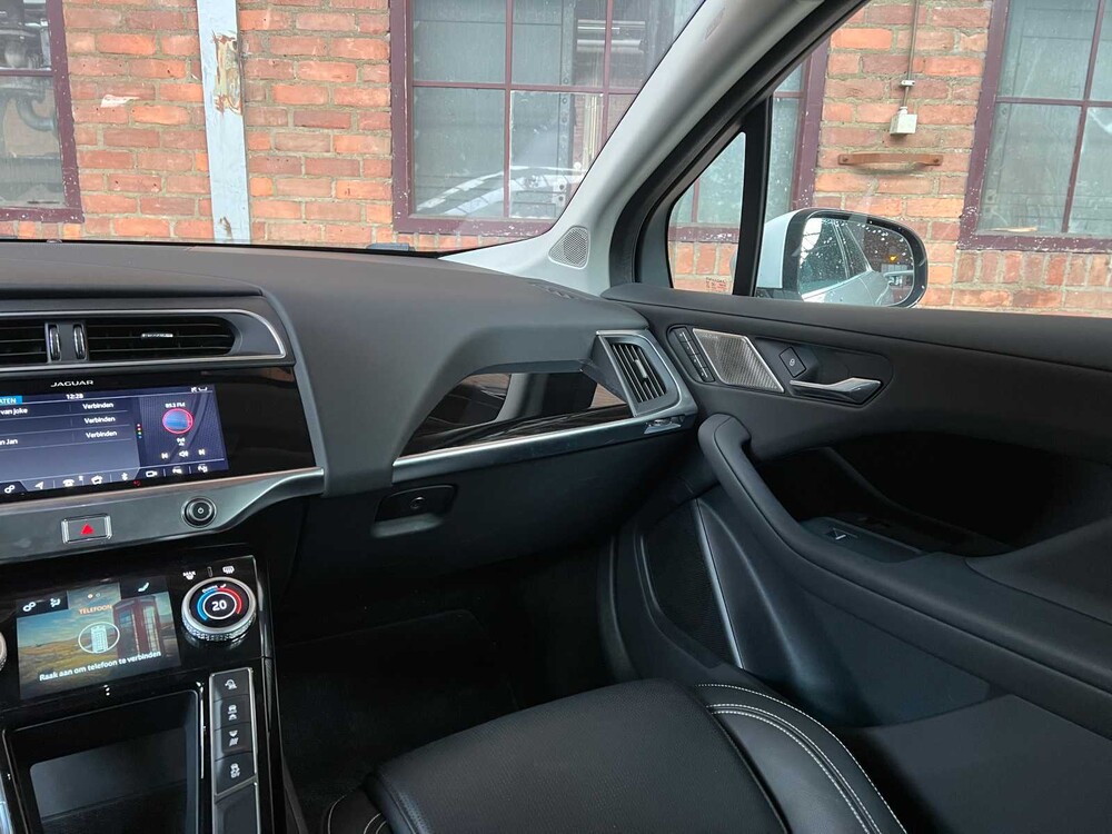Jaguar I-PACE EV400 SE 90 kWh 400hp 2018 (Org-GB + 1st-EIG), XF-467-J