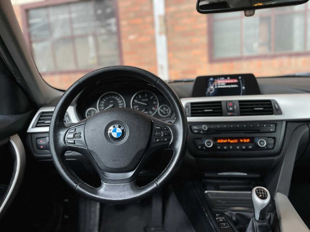 BMW 318d Touring 143hp 2015 3-Series
