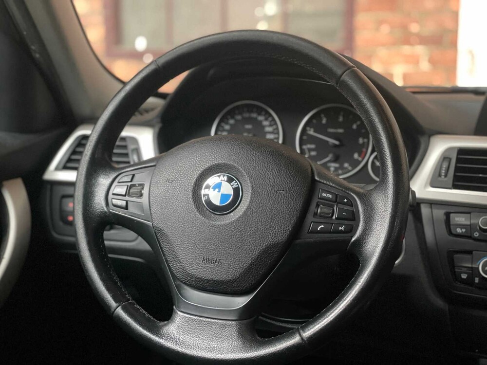 BMW 318d Touring 143hp 2015 3-Series