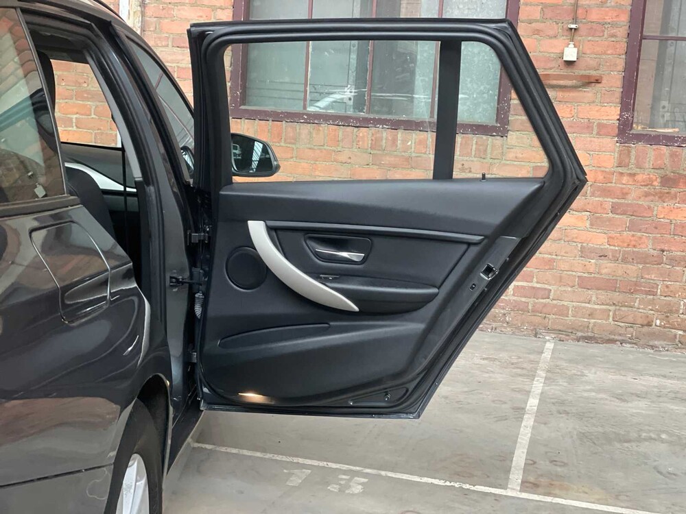 BMW 318d Touring 143hp 2015 3-Series