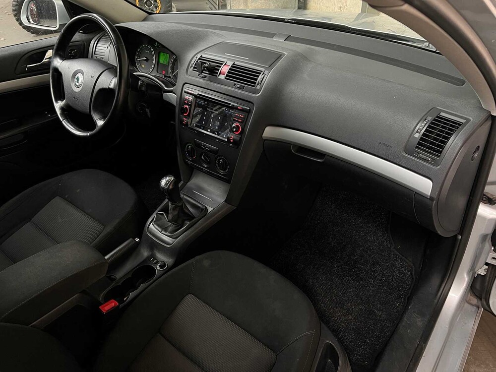 Skoda Octavia 1.6 Classic 102PS 2009 -Orig. EN-, 95-HKL-9