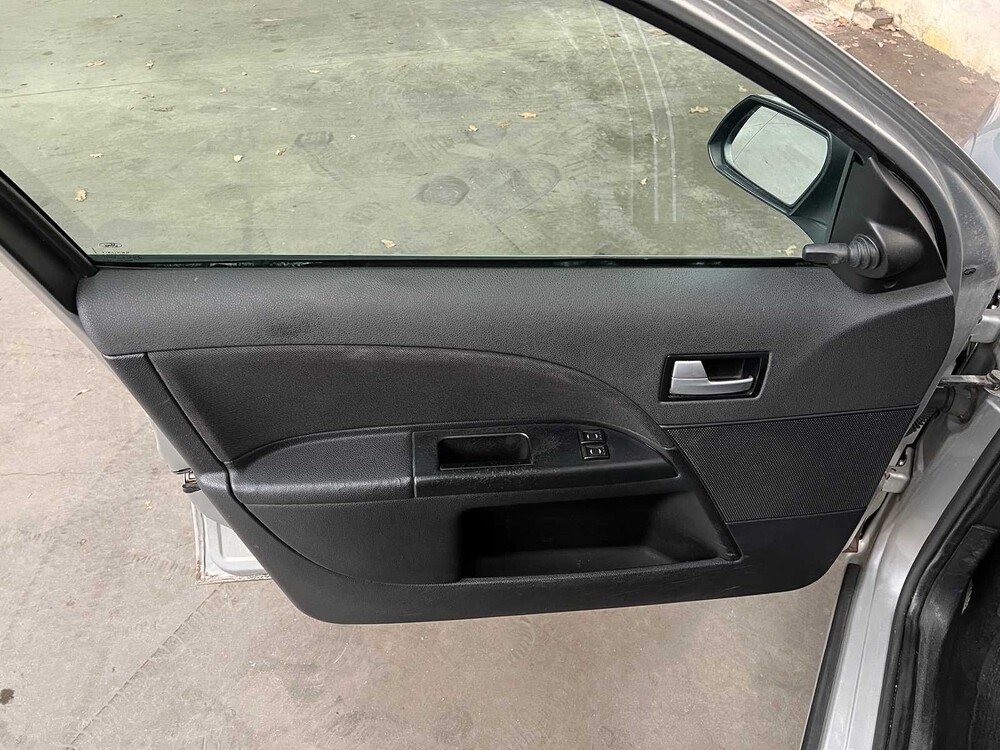 Ford Mondeo Kombi 1.8-16V Cool Edition 110PS 2002 ORIG-NL, 95-JV-UK