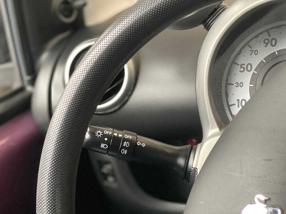 Peugeot 107 1.0 Active 69PS 2012 -Orig. EN-, 51-XBZ-9