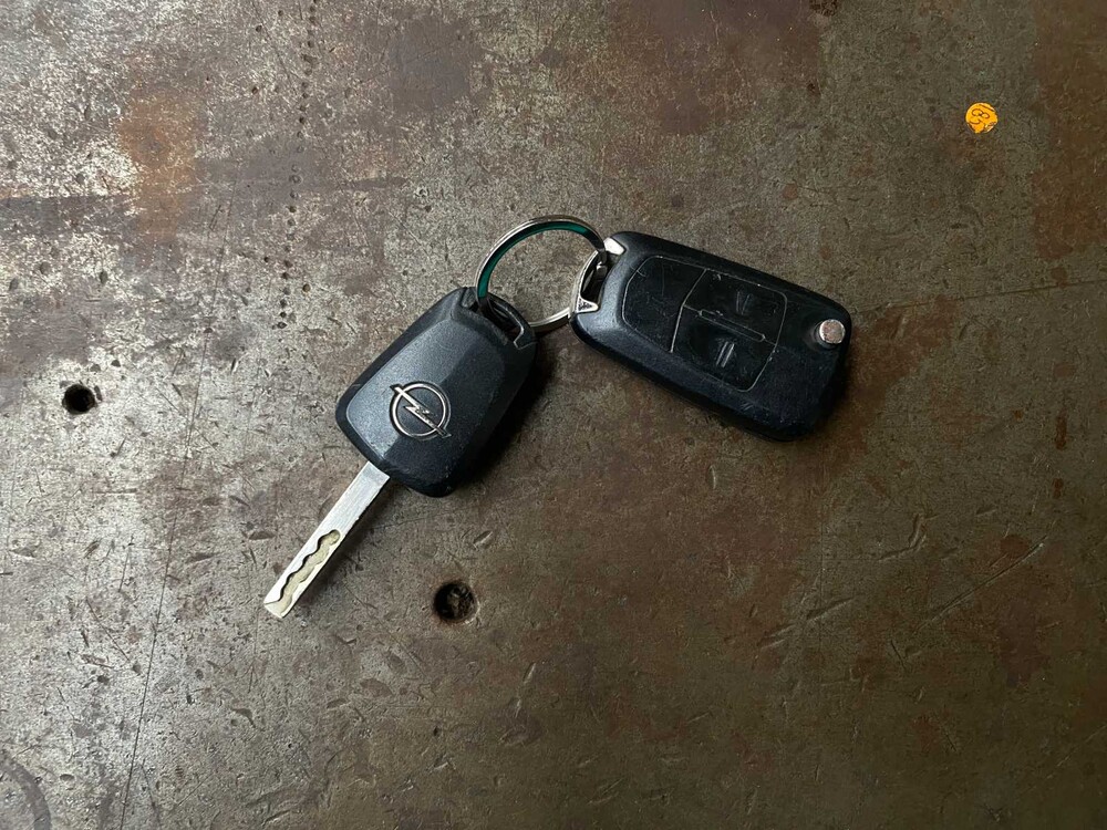 Opel Meriva 1.6-16V Cosmo 105PS 2005 -Orig. NL-, 90-XB-XV