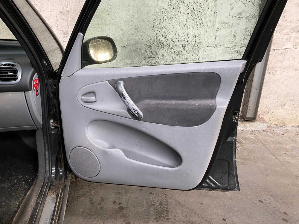 Citroen Xsara Picasso 1.6i Attraction 95PS 2005 ORIG-NL, 20-RN-RT