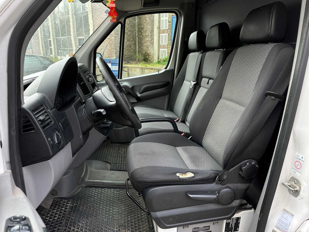 Volkswagen Crafter 46 2.5 TDI L2H3 136PS 2012, VHJ-55-X