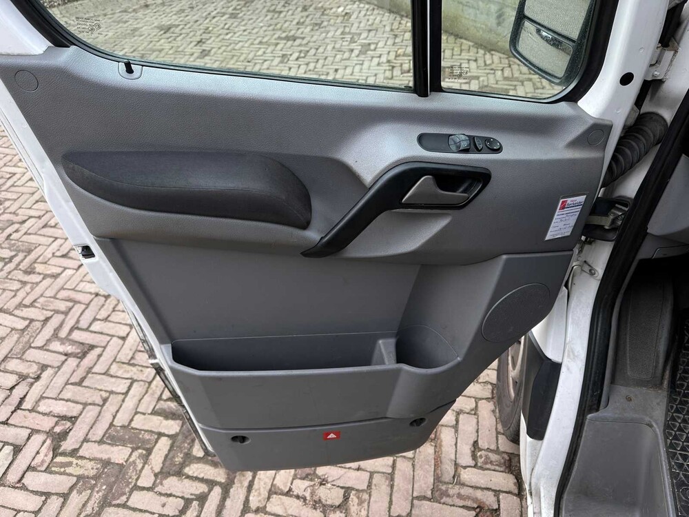 Volkswagen Crafter 46 2.5 TDI L2H3 136PS 2012, VHJ-55-X