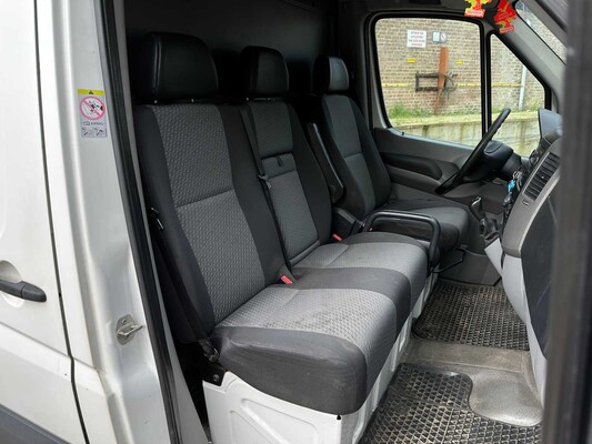 Volkswagen Crafter 46 2.5 TDI L2H3 136pk 2012, VHJ-55-X