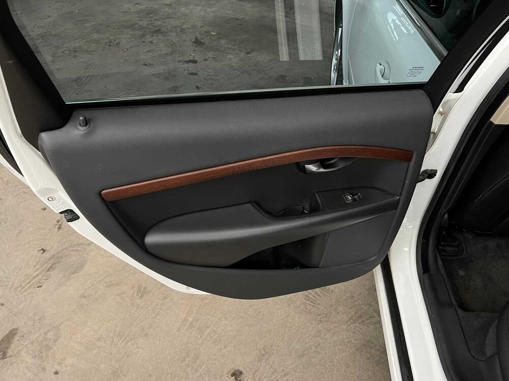 Volvo V70 2.4 D5 185PS 2008, 9-ZSK-36 -YOUNGTIMER-