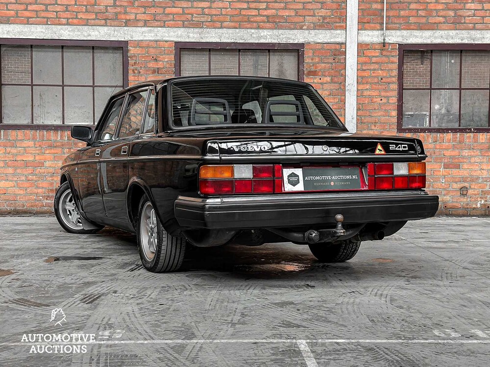 Volvo 240 2.3 GL Grand Luxe 84hp 1980, 12-XN-JT