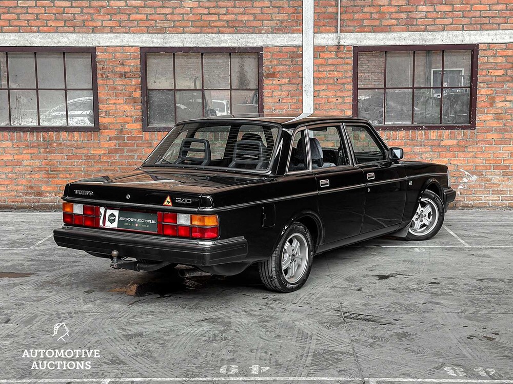 Volvo 240 2.3 GL Grand Luxe 84hp 1980, 12-XN-JT
