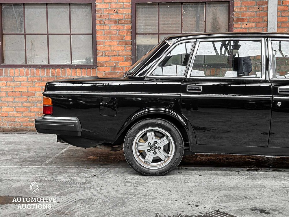 Volvo 240 2.3 GL Grand Luxe 84hp 1980, 12-XN-JT