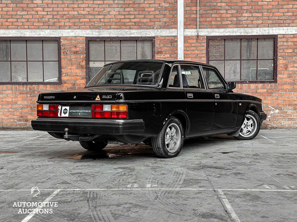 Volvo 240 2.3 GL Grand Luxe 84hp 1980, 12-XN-JT