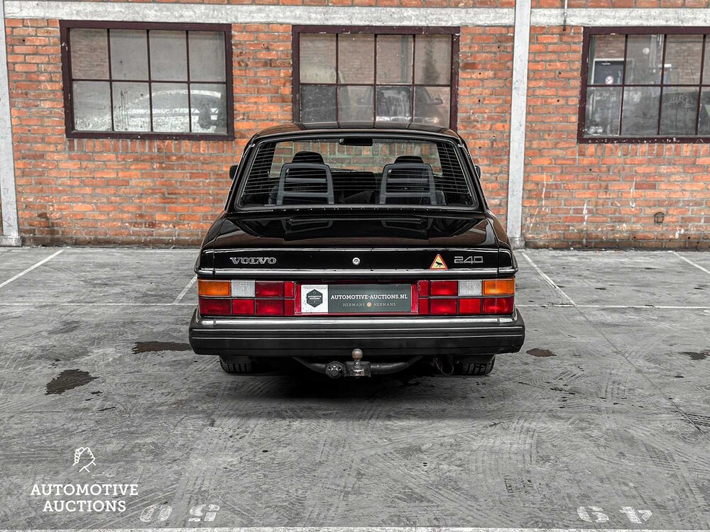 Volvo 240 2.3 GL Grand Luxe 84hp 1980, 12-XN-JT