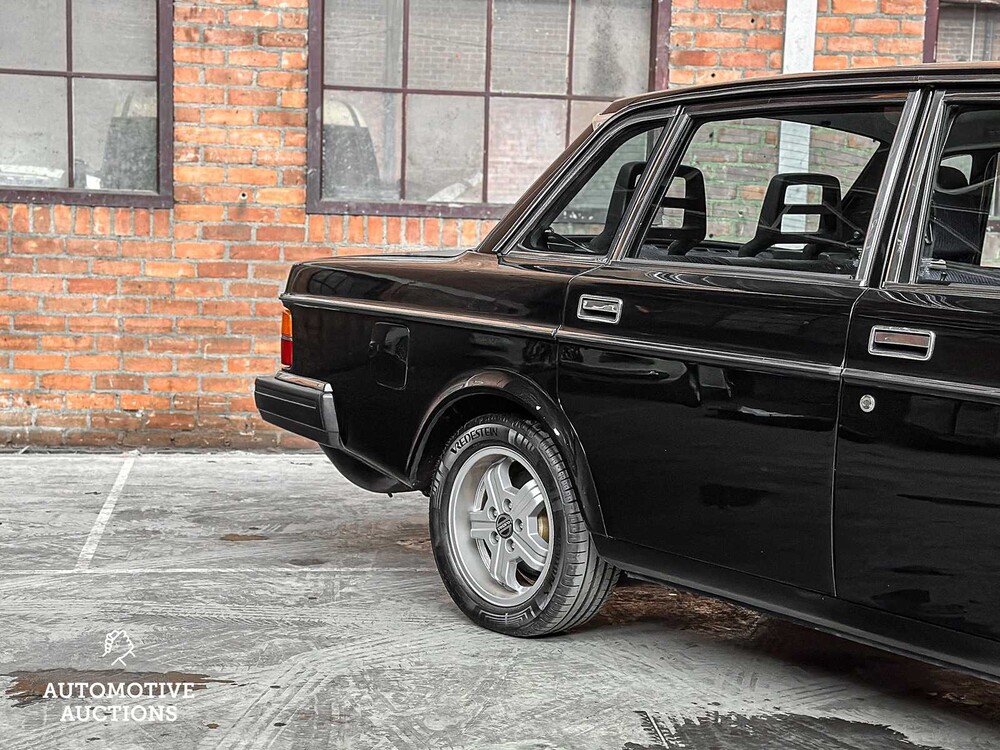 Volvo 240 2.3 GL Grand Luxe 84hp 1980, 12-XN-JT