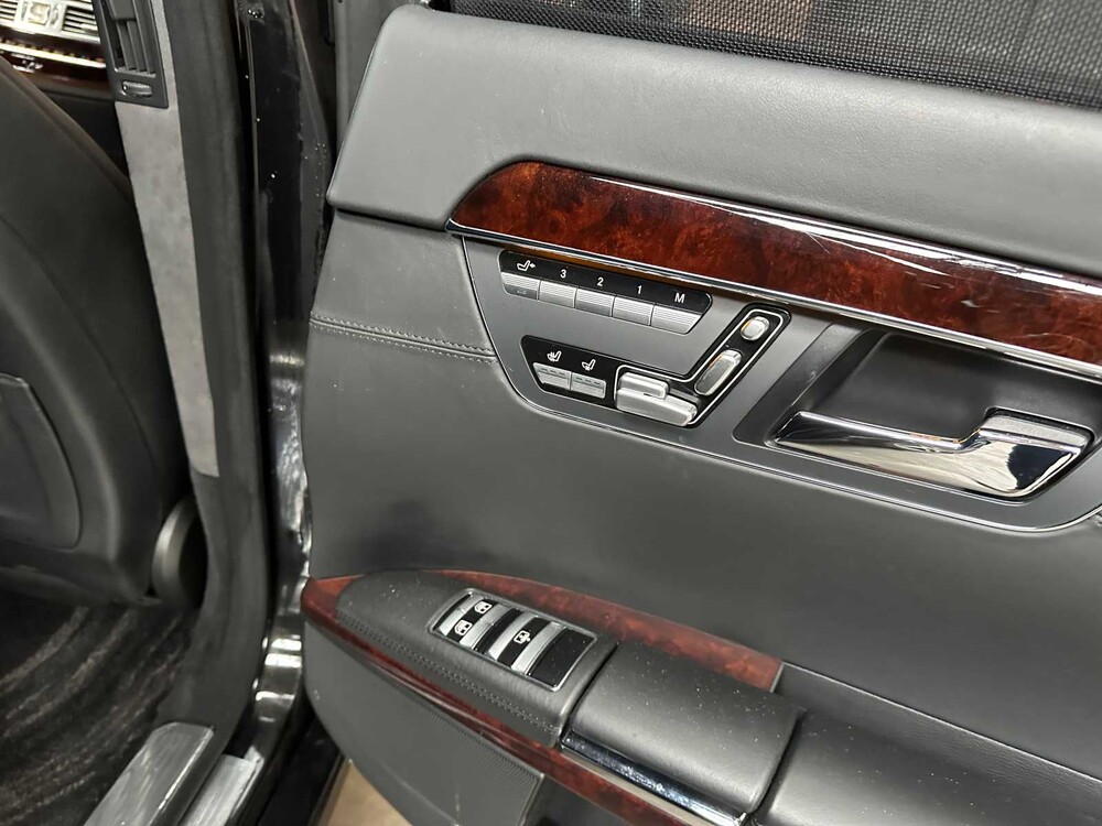 Mercedes-Benz S600 Long AMG Package 5.5 V12 517hp 2007 -Youngtimer-