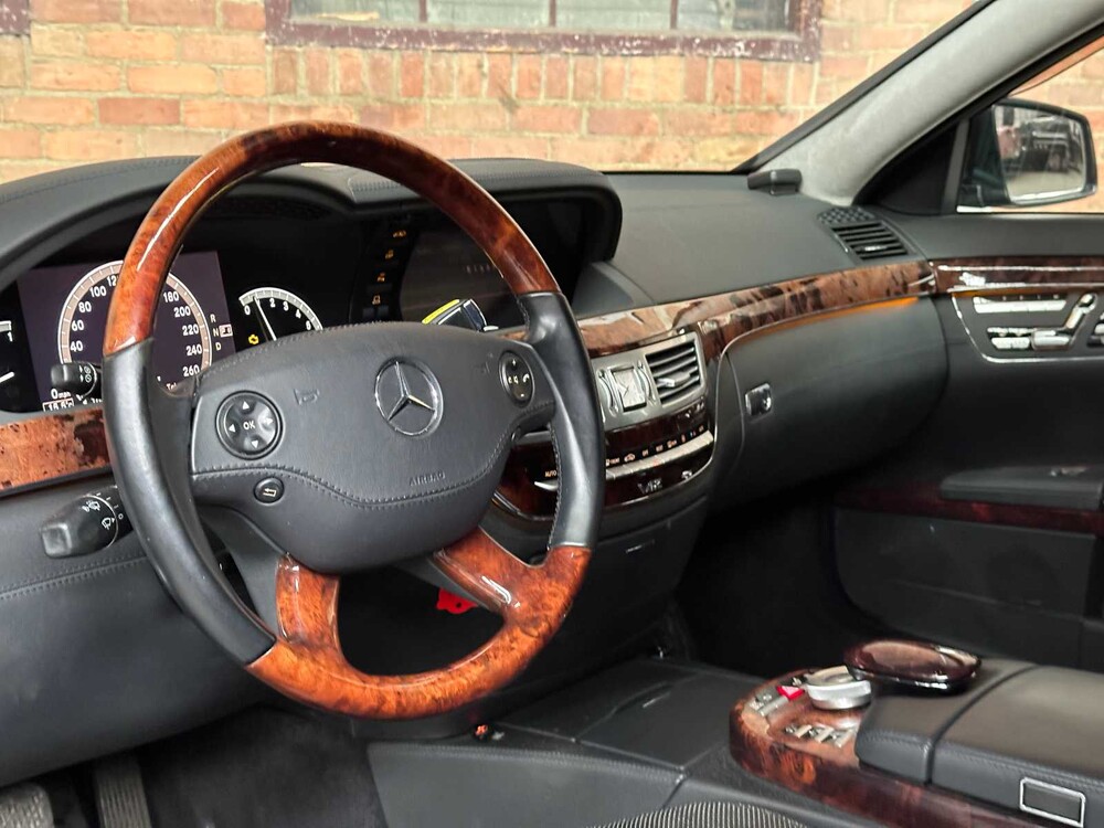 Mercedes-Benz S600 Long AMG Package 5.5 V12 517hp 2007 -Youngtimer-