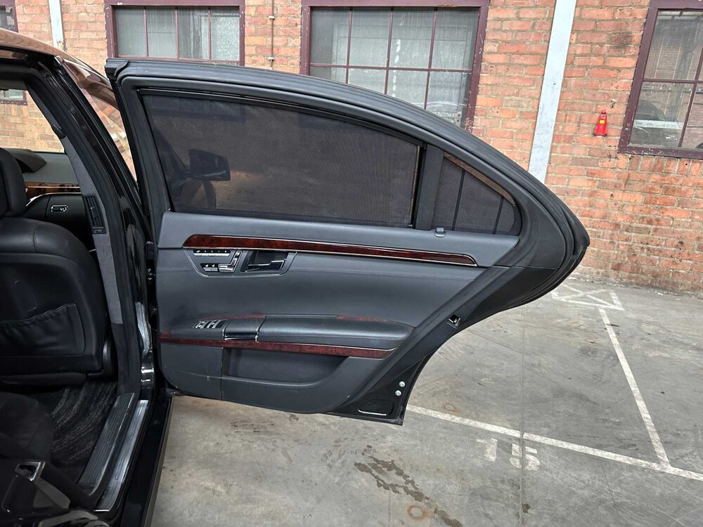 Mercedes-Benz S600 Long AMG Package 5.5 V12 517hp 2007 -Youngtimer-