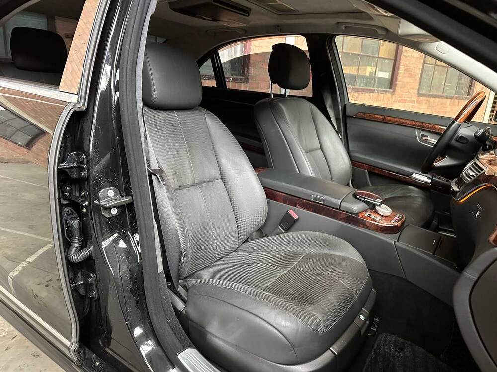 Mercedes-Benz S600 Long AMG Package 5.5 V12 517hp 2007 -Youngtimer-