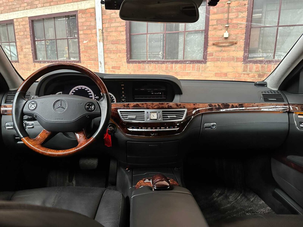 Mercedes-Benz S600 Long AMG Package 5.5 V12 517hp 2007 -Youngtimer-