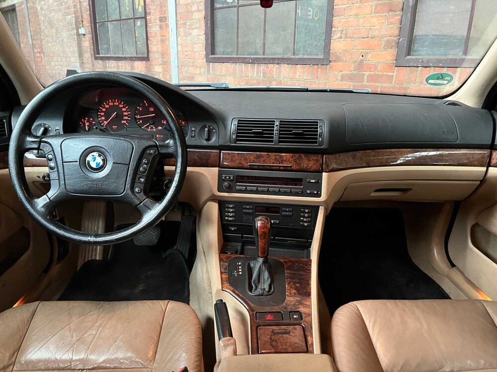 BMW 523i Touring Executive 5-series 170hp 2000, 83-FL-GH