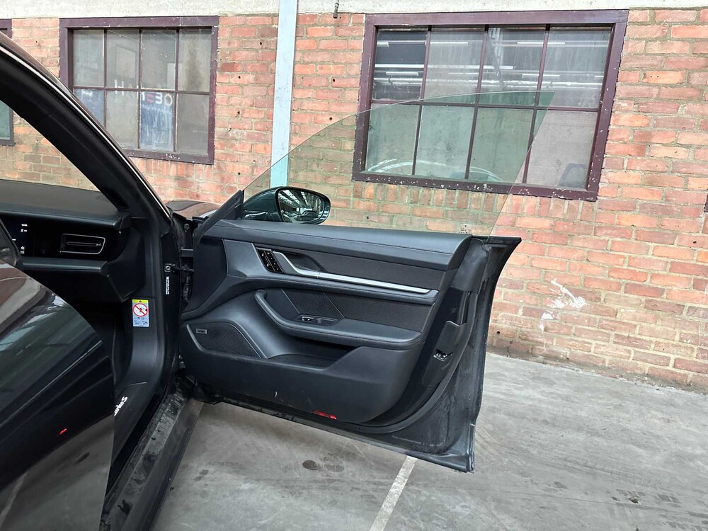 Porsche Taycan Turbo S 93 kWh 761PS 2020 Sport-Chrono