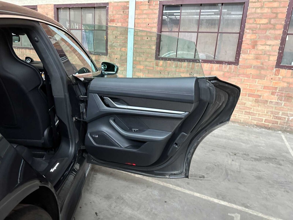 Porsche Taycan Turbo S 93 kWh 761PS 2020 Sport-Chrono