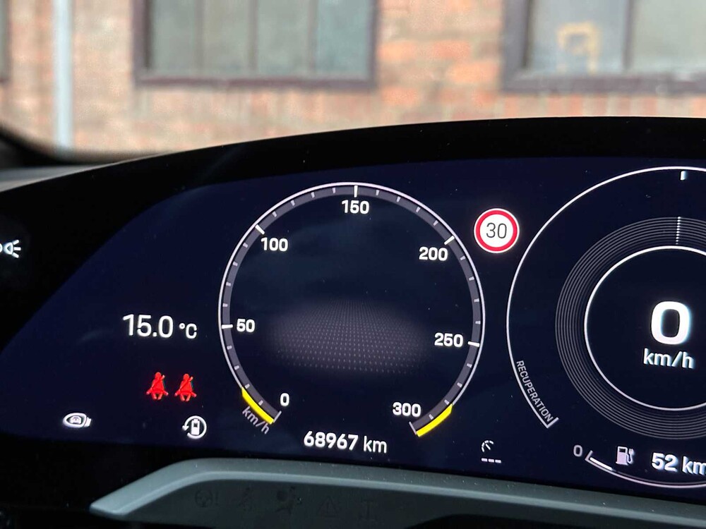 Porsche Taycan Turbo S 93 kWh 761PS 2020 Sport-Chrono