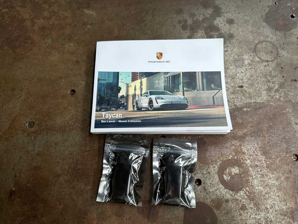 Porsche Taycan Turbo S 93 kWh 761PS 2020 Sport-Chrono