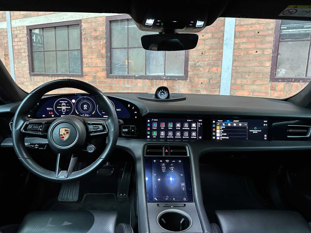 Porsche Taycan Turbo S 93 kWh 761PS 2020 Sport-Chrono