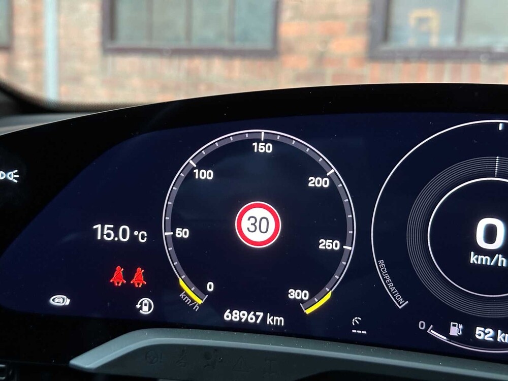 Porsche Taycan Turbo S 93 kWh 761PS 2020 Sport-Chrono