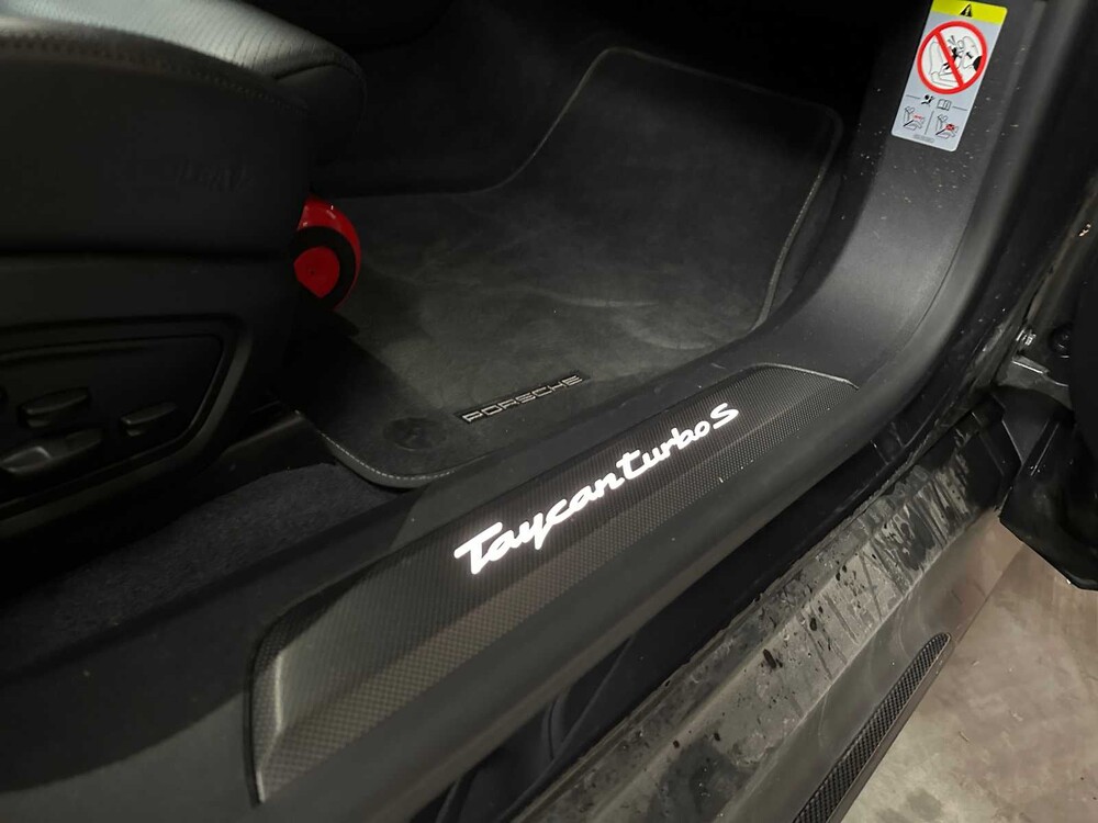 Porsche Taycan Turbo S 93 kWh 761PS 2020 Sport-Chrono